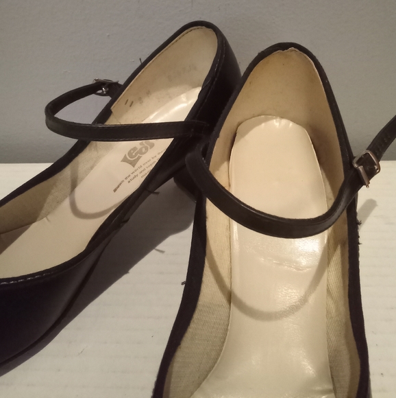 Vintage Leo tap shoes - Picture 2 of 5